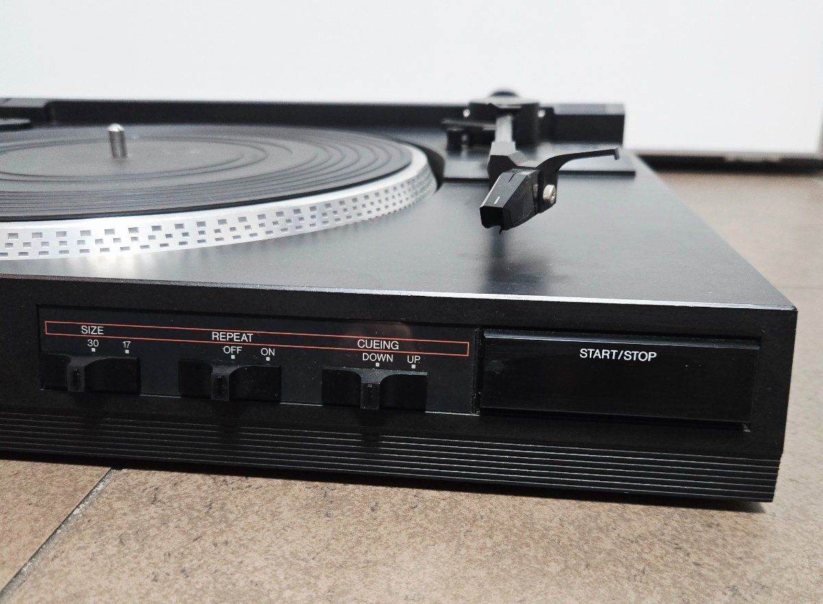 JVC Tourne-disques: JVC L-FX2 – Fully Automatic Direct Drive – D'occasion à Riedt b. Erlen par 63ak 2