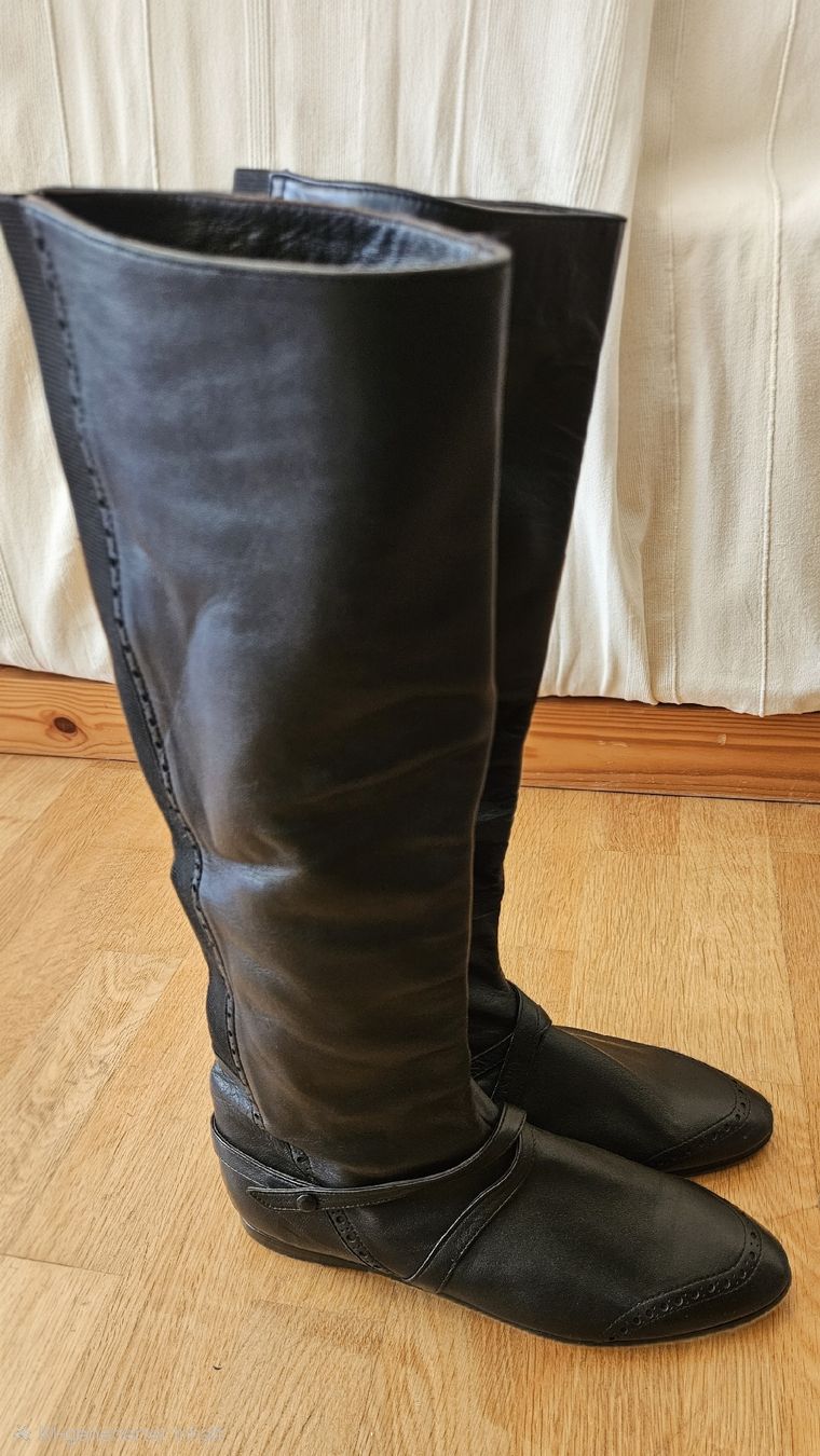 Damenschuhe: Geschmeidige Lederstiefel schwarz – Gebraucht aus Embrach von coegli 1
