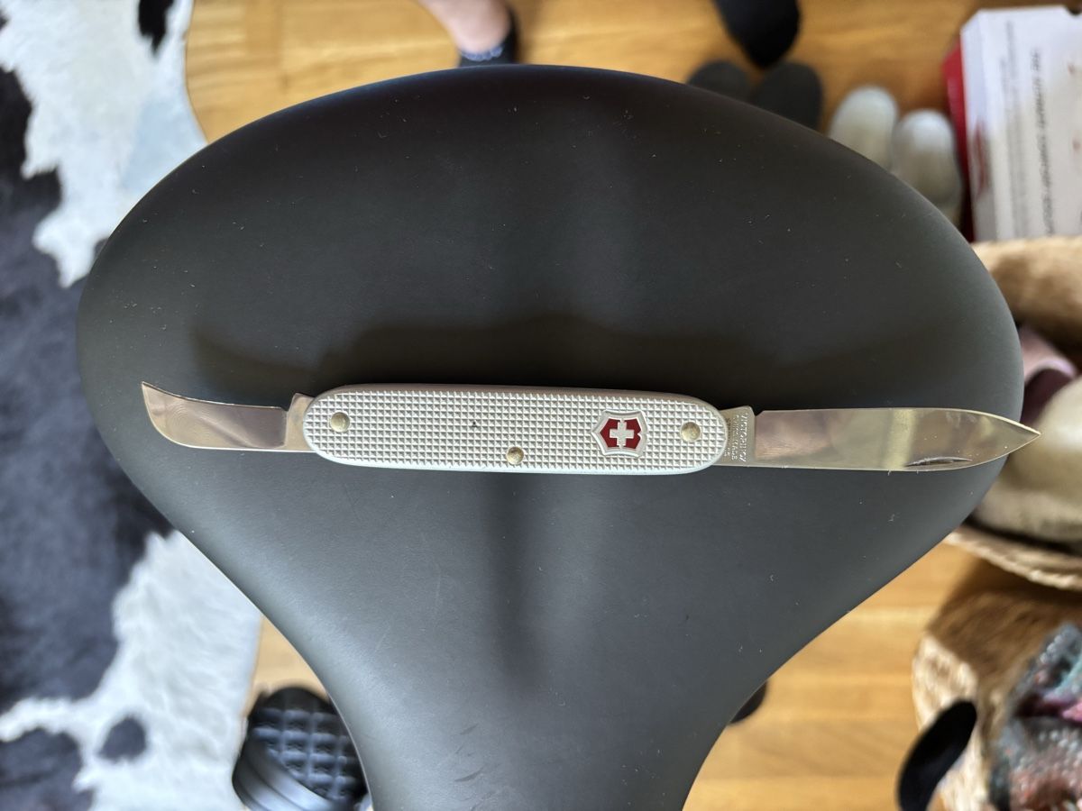 Couteaux de poche: Schweizer Sackmesser – D'occasion à Niederuzwil par sla_b5ng 2
