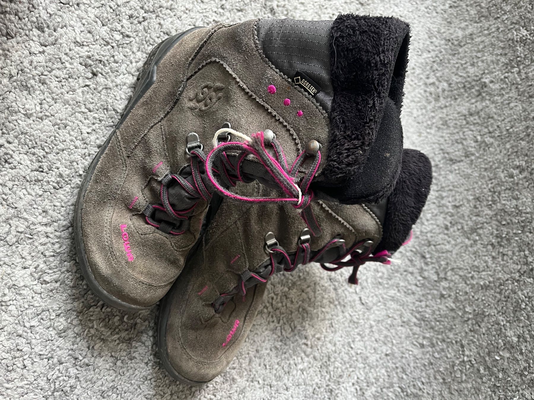 Lowa Scarpe per ragazze: Lowa Winterstiefel Gr. 33 – Usato da Subingen venduto da chaenunr1 1