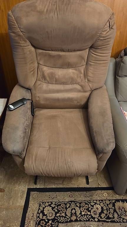Poltrone: Fauteuil electrique avec fonction levage – Usato da Sion venduto da isa_xw2z 1