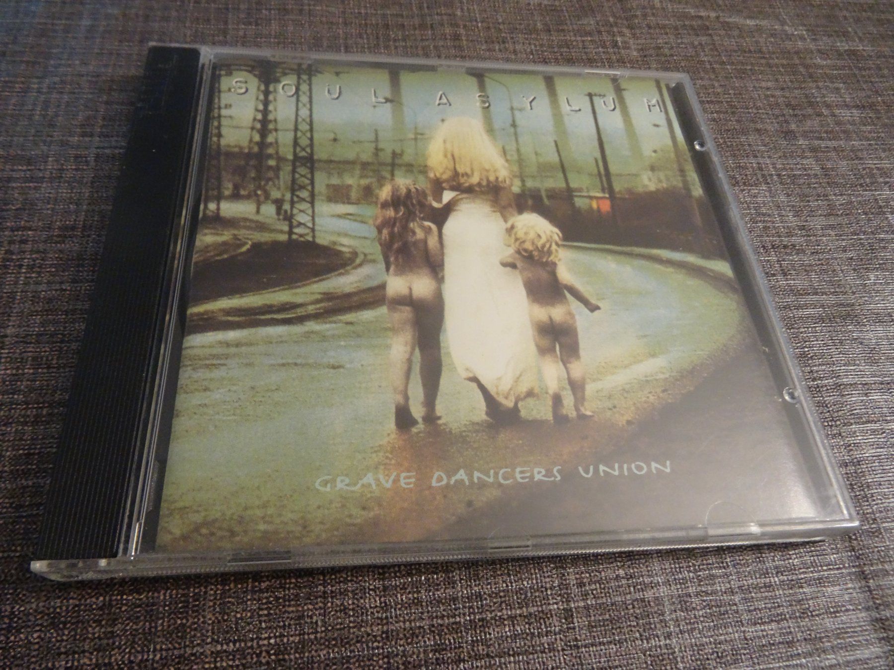 CD: Soul Asylum - Grave Dancers Union CD - – Usato da Olten venduto da Disc-Ausverkauf