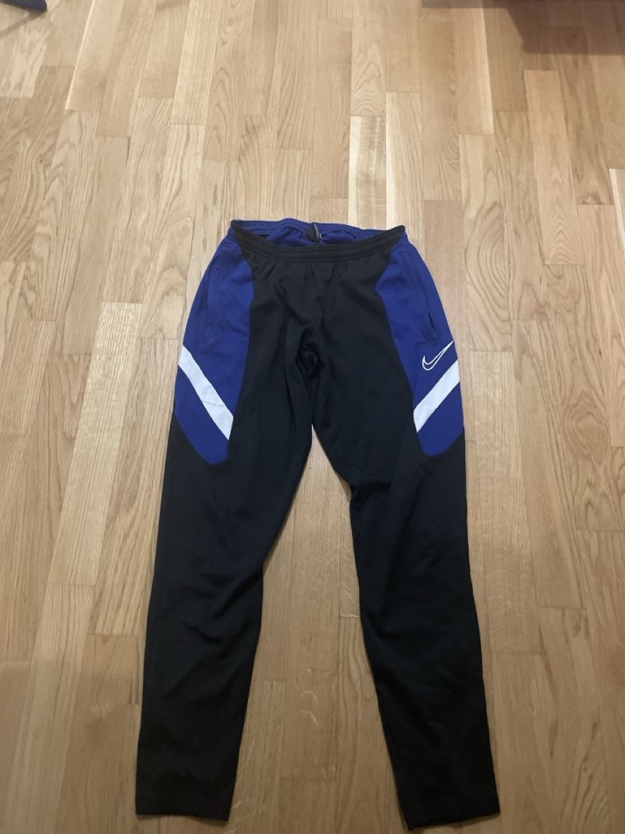 Nike Pantaloni: Nike, hosen S – Usato da Renens VD venduto da cjneco