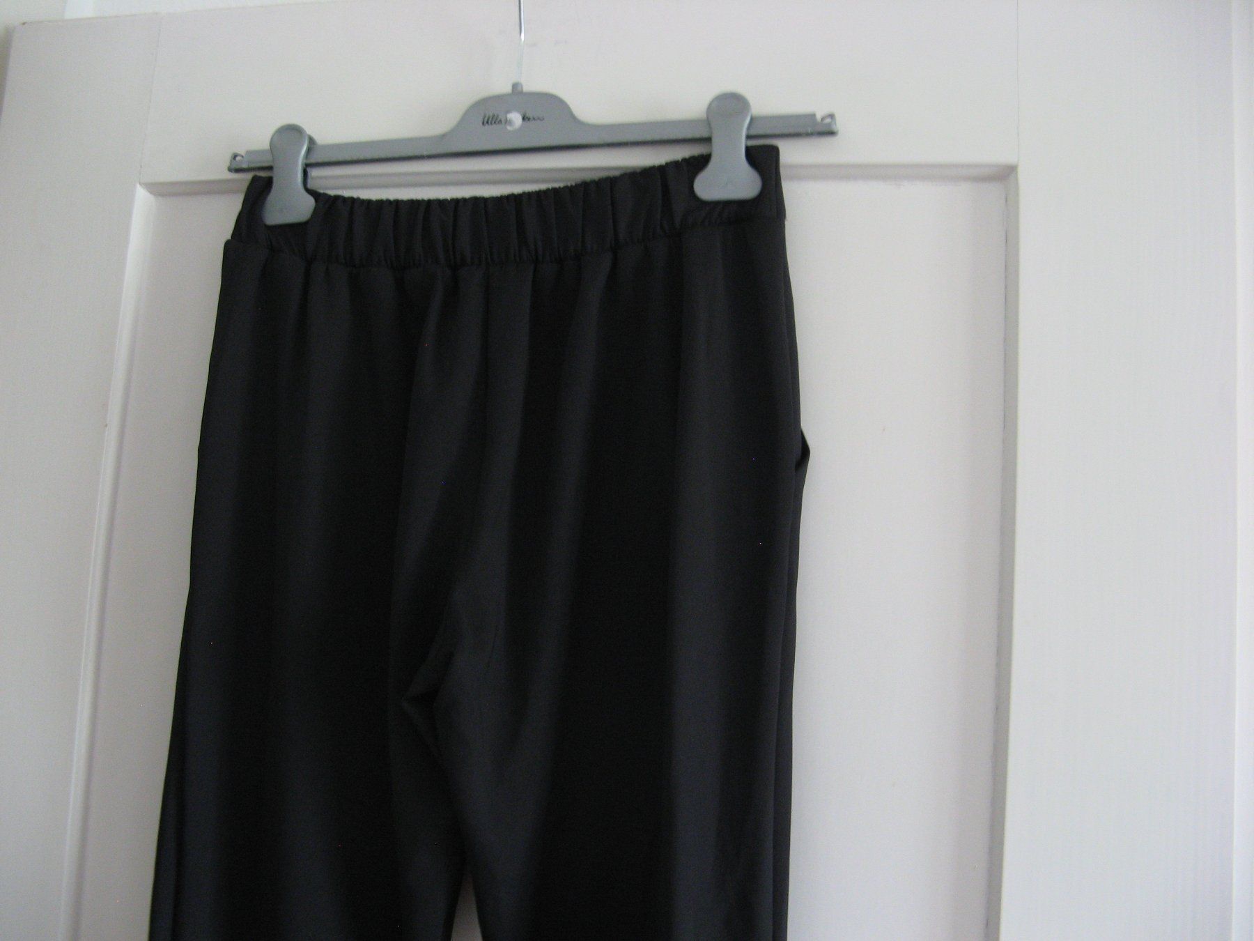 Hosen: schwarze Hose Carla G. Gr. 38 – Gebraucht aus Zürich von apil 4