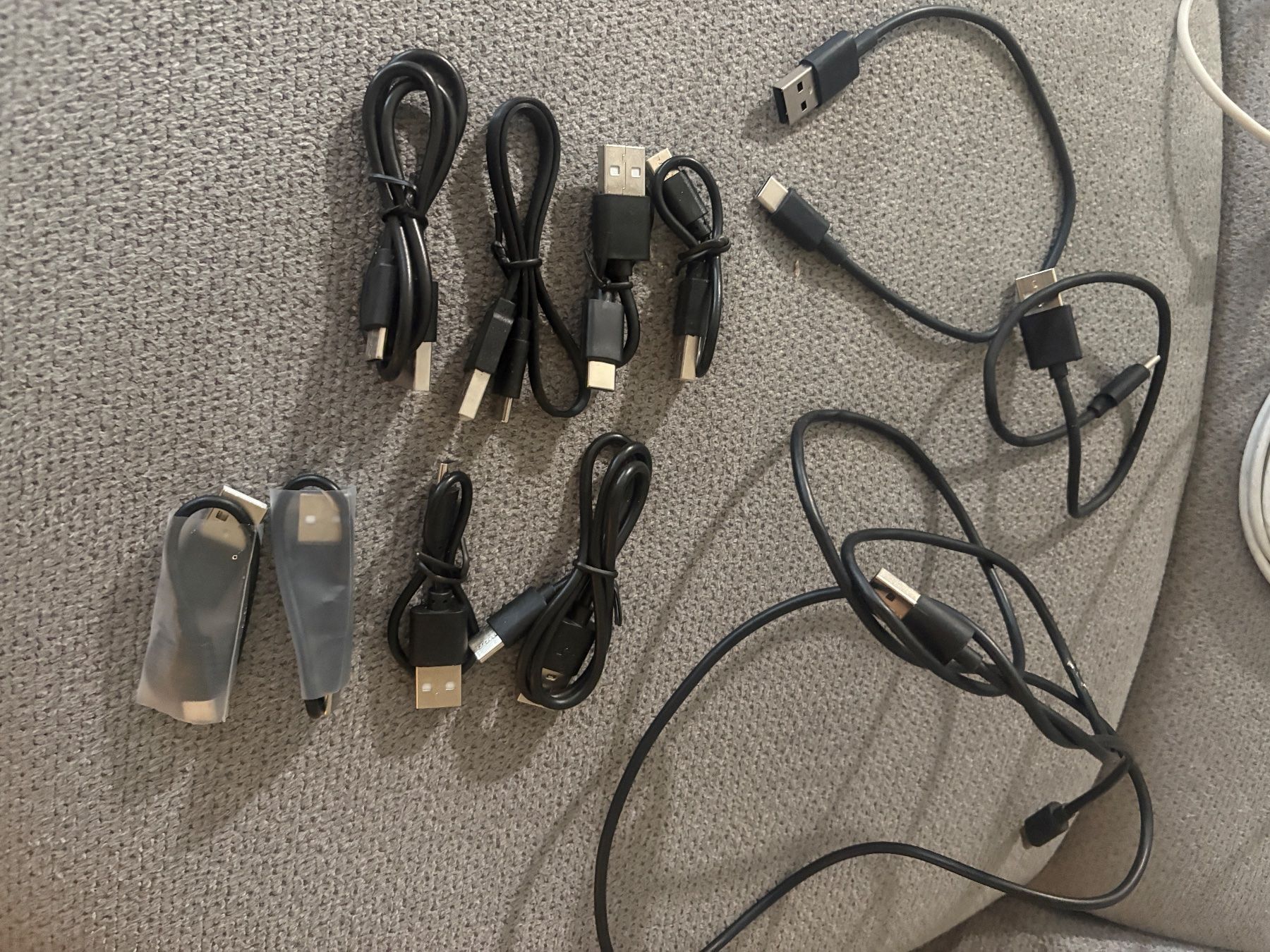 Câbles: Lot USB Kabel, Glasfaser und Kopfhörer – D'occasion à Luzern par Fusspilze 1