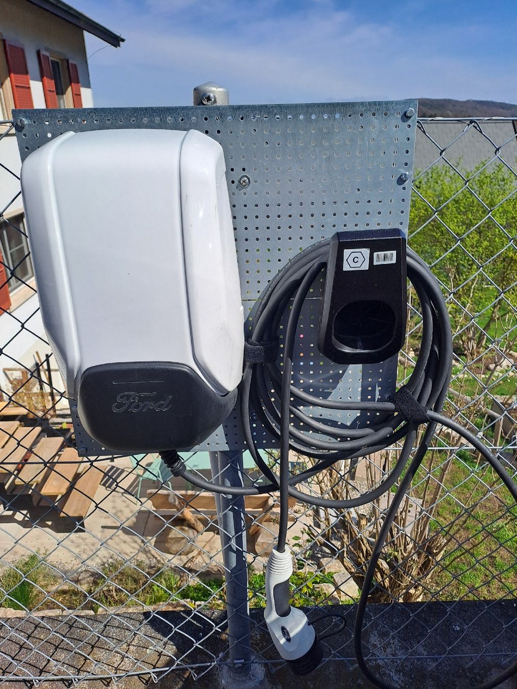 Caricabatterie: Ford Wallbox Ladestation 11kw – Usato da Burg im Leimental venduto da Fridulin