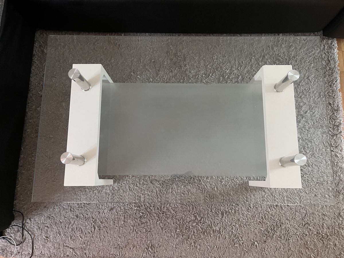 Bicchieri: Glass coffee table with shelf white base

47 – Usato da Zürich venduto da den_df8w 1