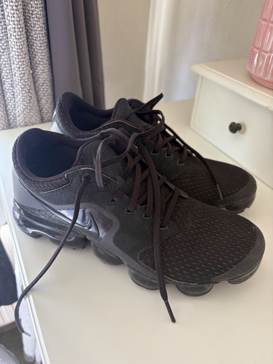 Nike Scarpe da donna: Nike Schuhe 37  – Usato da Basel venduto da Brunner.T 1