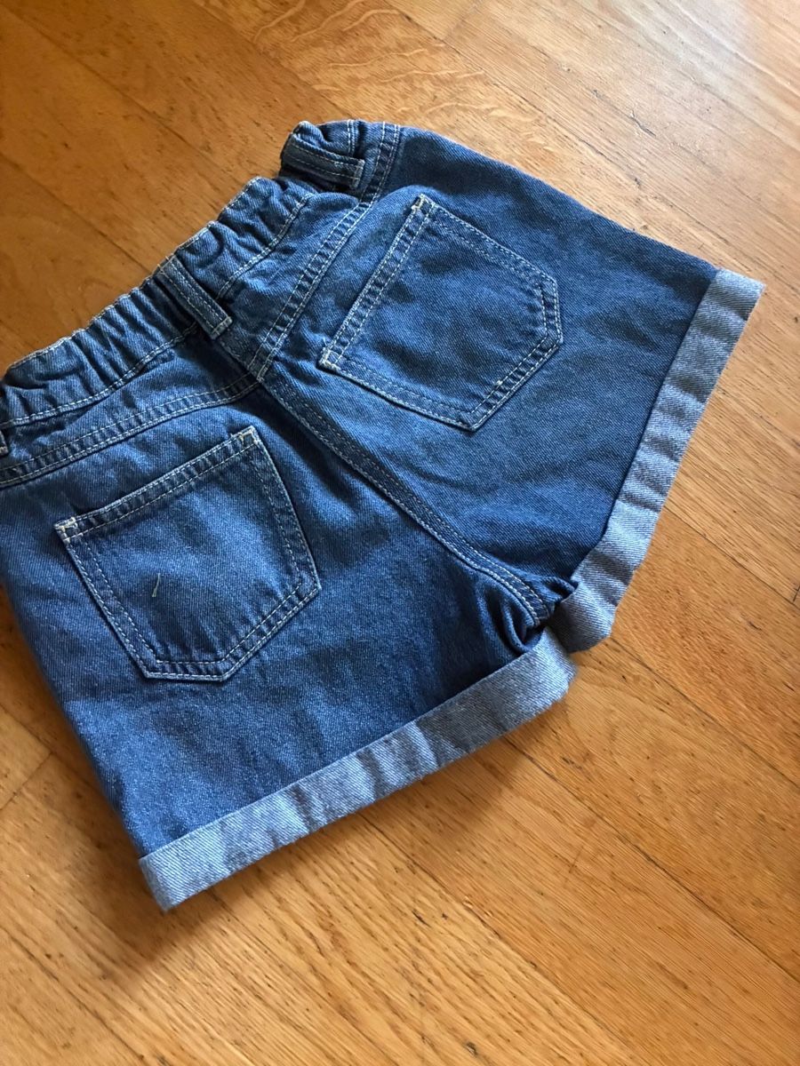 Hosen: Schöne Shorts Gr. 122 – Gebraucht aus Richterswil von duffi326464 1