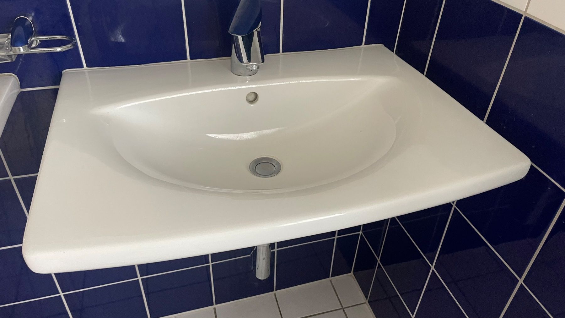 Lavabi & lavandini: Lavabo mit Armatur – Usato da Othmarsingen venduto da ami_9f5j 3
