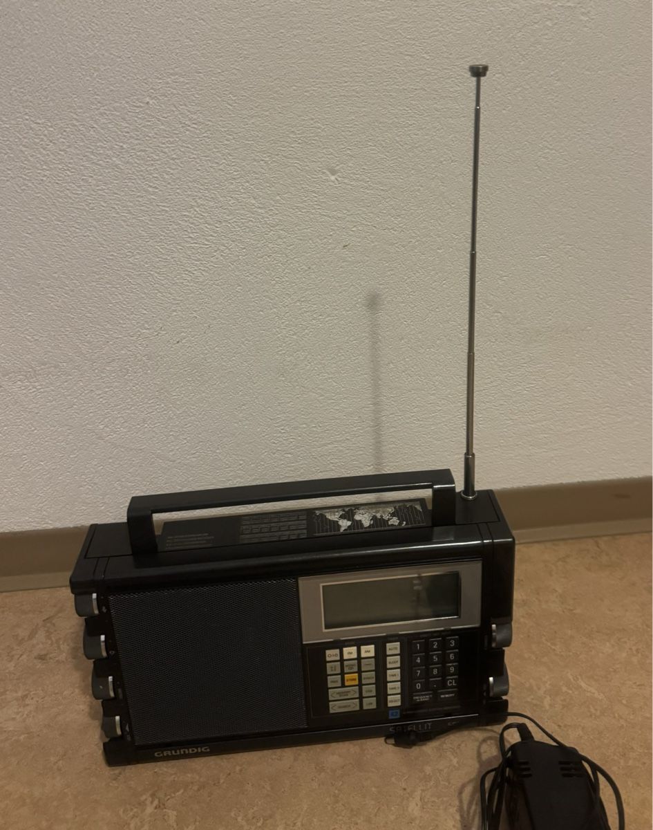 Grundig Radio: Grundig Satellit 500 Weltempfänger – Usato da Trimbach venduto da SABO-61 4