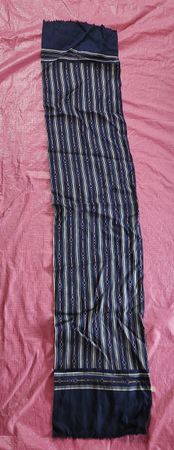 Foulard Laine  82% et soie 18% imprimé motifs chaînes bleu 