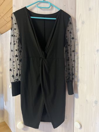 Schwarzes Kleid mit Sternärmeln Gr. S/M