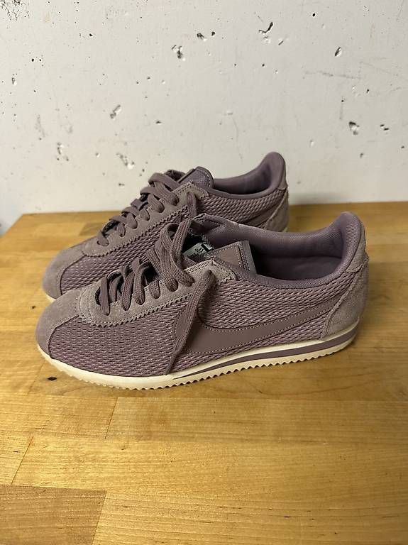 Scarpe da uomo: Nike Sneakers Gr 41 – Usato da Zürich venduto da Babanos7 1