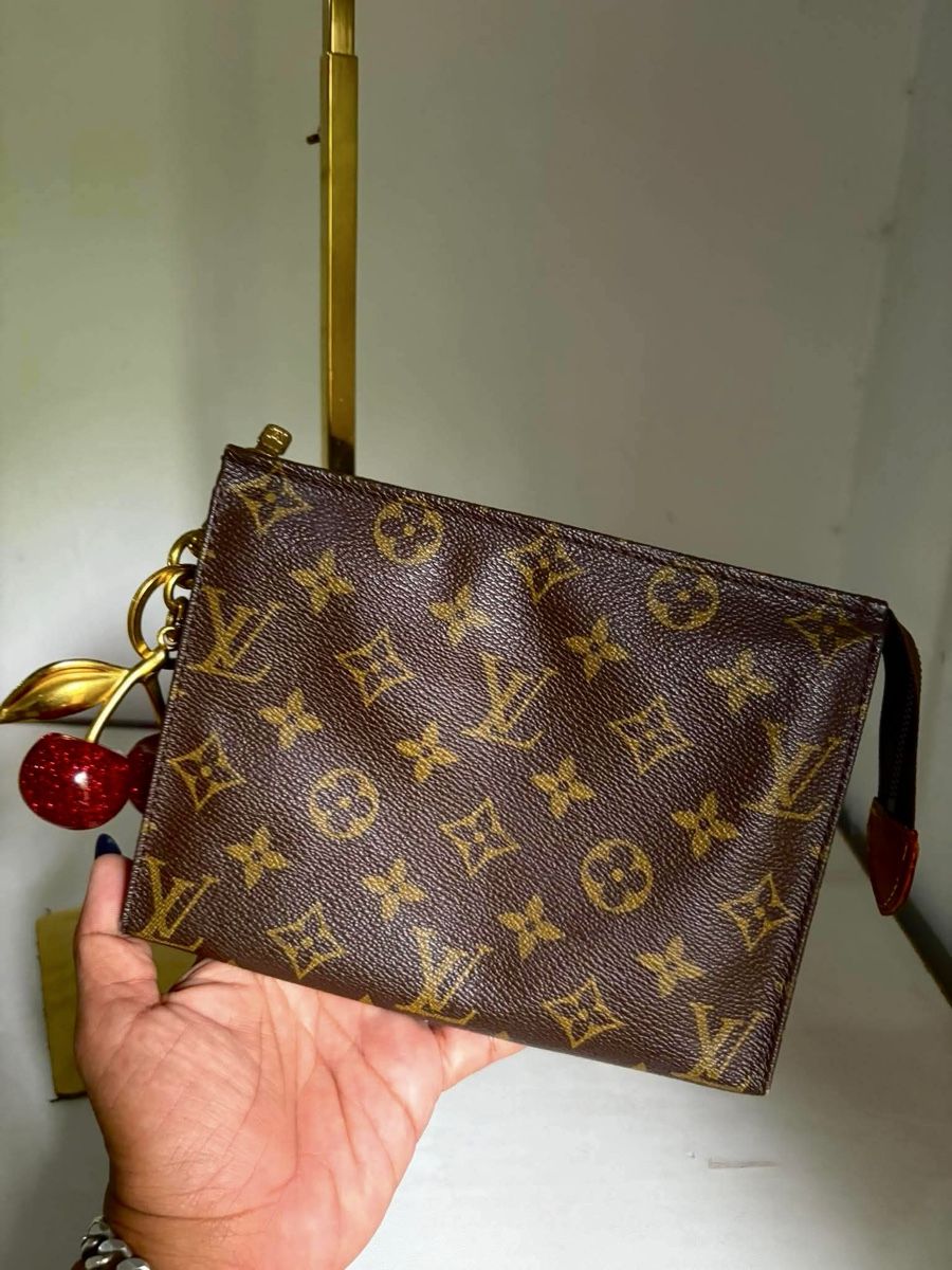 Louis Vuitton Taschen: Louis Vuitton Toiletry Pouch 19 cm – Gebraucht aus Widnau von Pukpan_99 7