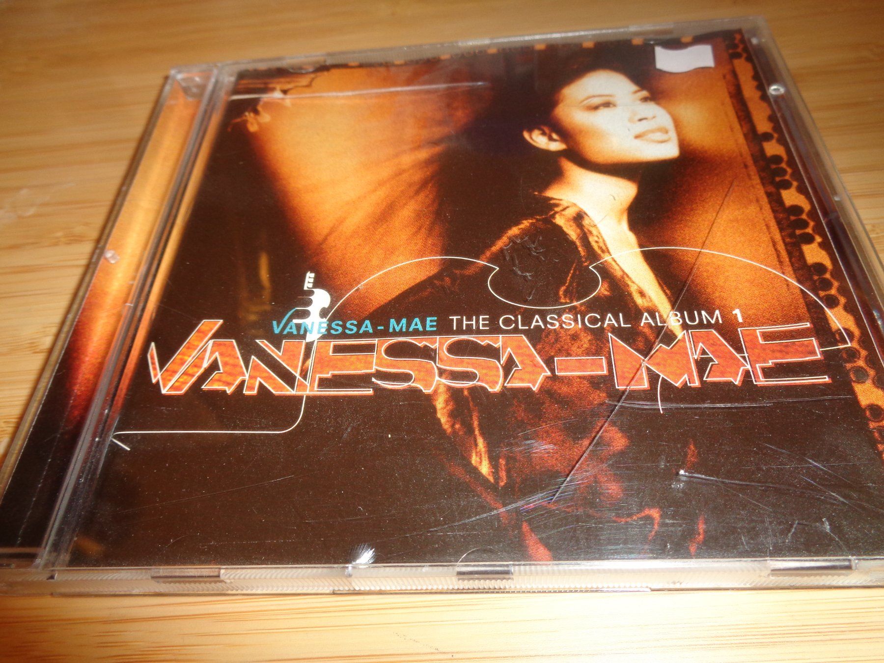 CD: Vanessa Mae - The Classical Album CD – Usato da Olten venduto da Disc-Ausverkauf