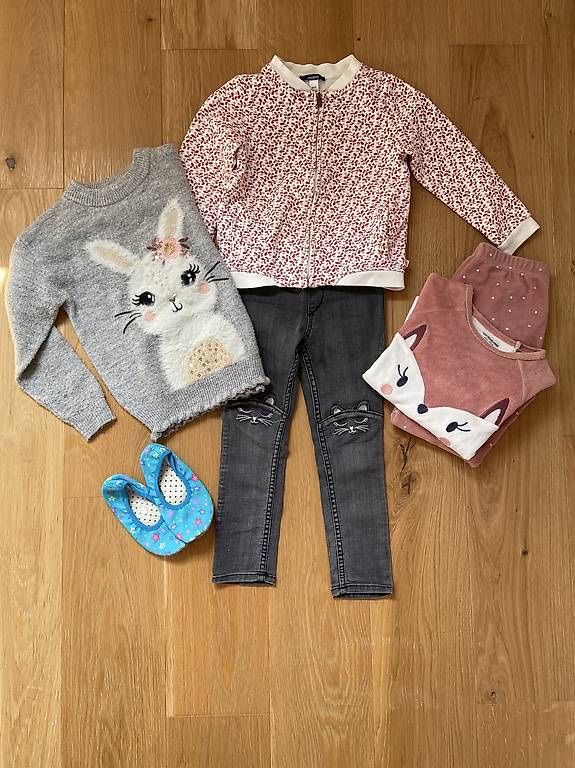 Lotti & Set di vestiti: Mädchenkleider 110/116 – Usato da Staufen venduto da misasy