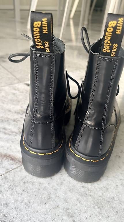 Scarpe da uomo: Dr.Martens  – Usato da Arbedo venduto da MonicaZ01 2