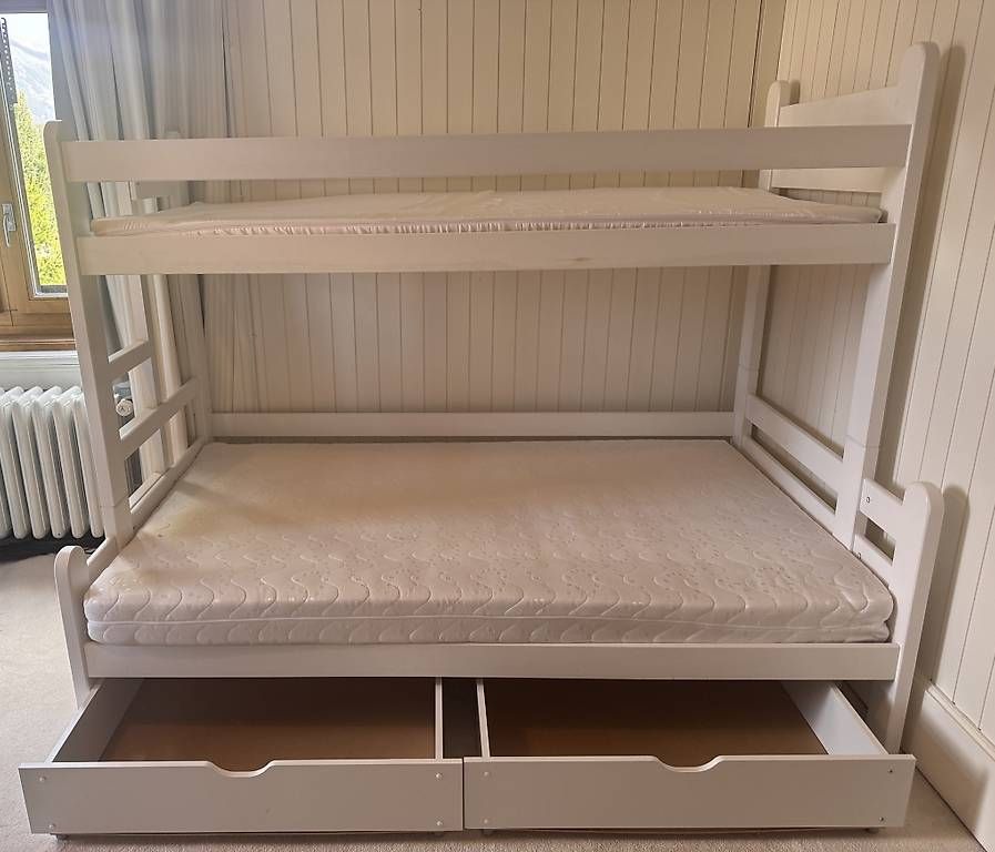 Lits: Stockbett 110cm mit Matratzen – D'occasion à Celerina par Cat2012