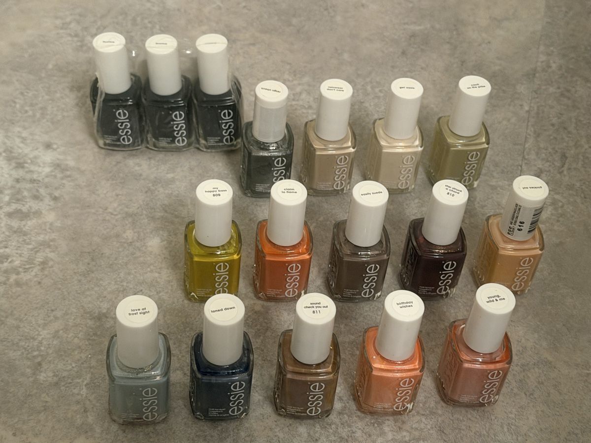 Essie Smalto per unghie: Essie Nagellack-Set Originalverpackt – Nuovo e nell'imballaggio originale da Liestal venduto da snn_wcs2 1