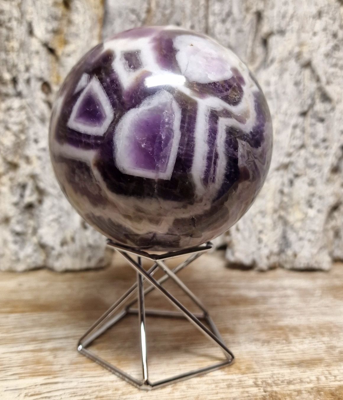 Minerali & Pietre curative: Chevron Amethyst Kugel 73mm 536g – Nuovo (secondo la descrizione) da Matzingen venduto da Shay_Crystalz
