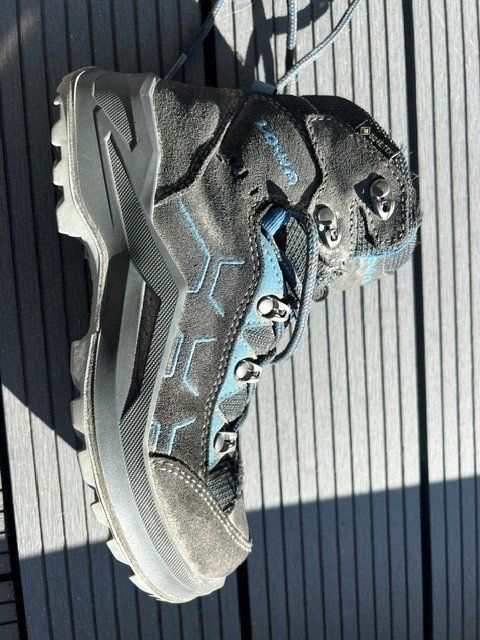 Lowa Herrenschuhe: Wanderschuhe Kind – Gebraucht aus Zug von cwi_fzw2 1
