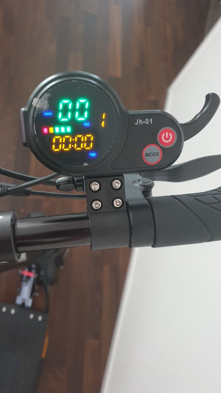 Scooter: VMAX R25 – Excellent Condition - Black! – Nuovo (secondo la descrizione) da Gümligen venduto da tha_ydn6 3