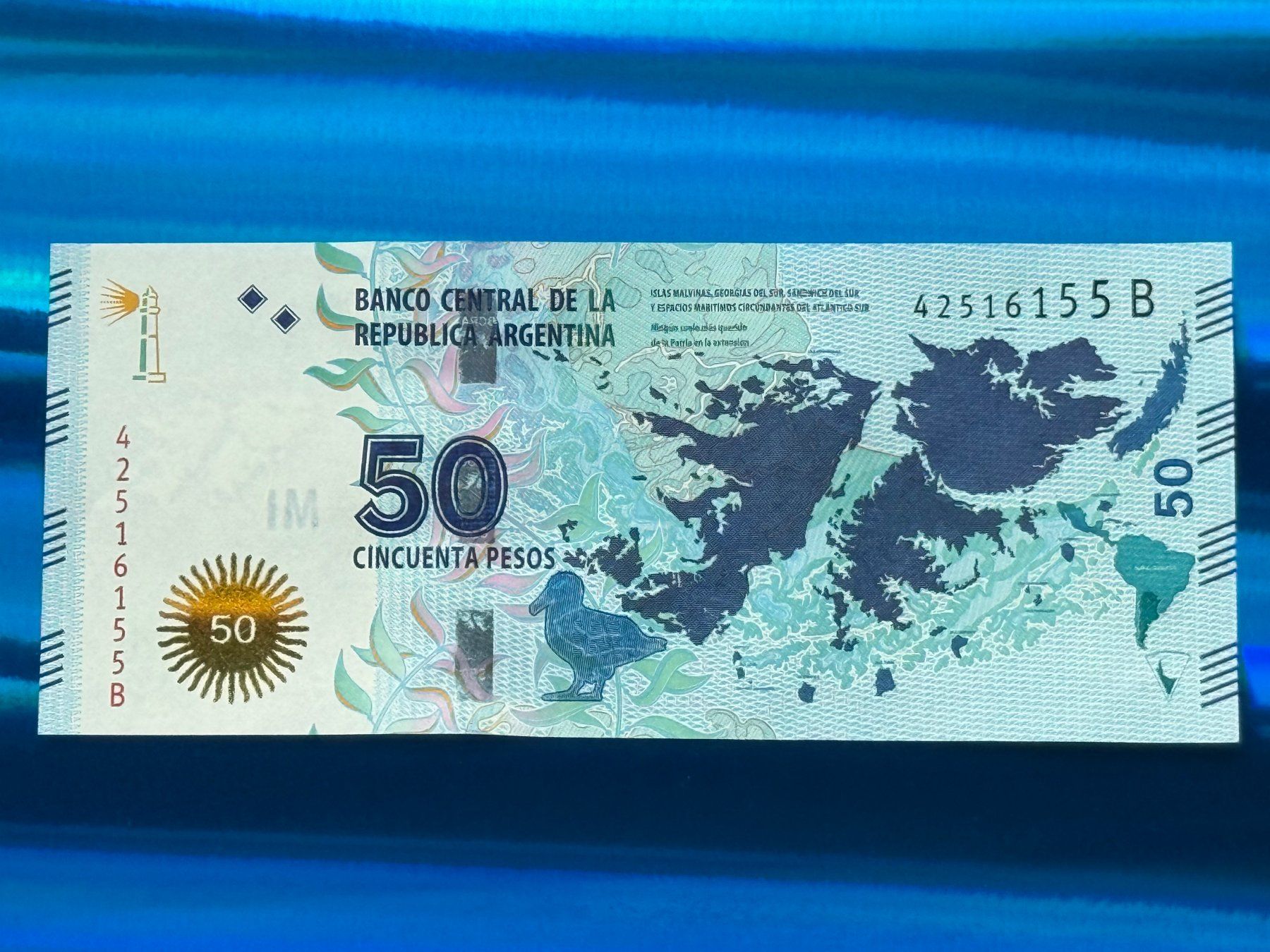 Banconote: Argentinien - Argentina 2015 - 50 Pesos UNC – Nuovo e nell'imballaggio originale da Pfäffikon SZ venduto da Sieben77