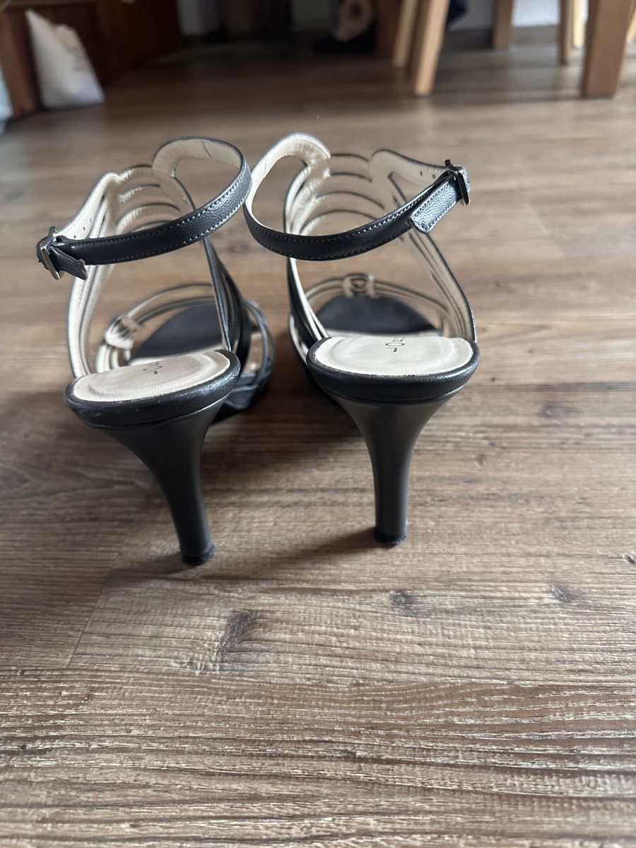 Scarpe da donna: Dunkel Graue Sandalen , Grösse 41, Lorbac – Usato da St. Moritz venduto da Dar-23 3