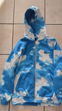 Wolken-Kapuzenjacke