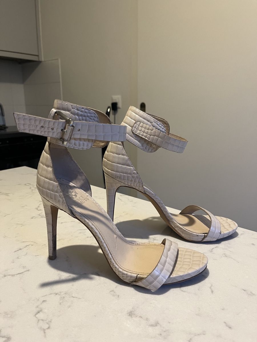 Scarpe da donna: Vince Camuto Beige Heels, size 8.5 US – Usato da Mies venduto da nic_yk5d 4