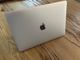Apple MacBook Pro 13 / 2,3 GHz i5 / 8 GB RAM / 128 GB SSD