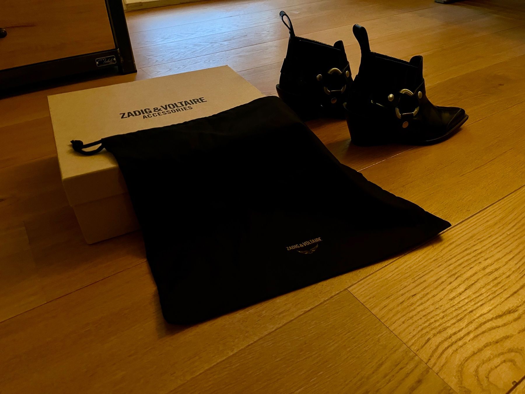 Zadig & Voltaire Scarpe da donna: Bottines ZADIG & VOLTAIRE comme neuves 38 – Nuovo (secondo la descrizione) da Bernex venduto da Flyingmeloon 2