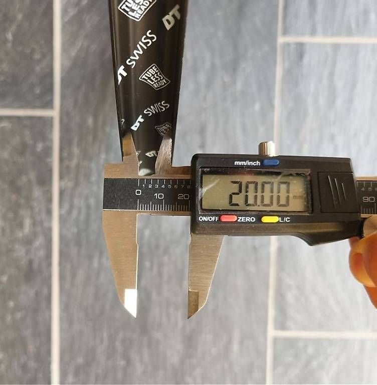 Swiss Pezzi di ricambio: DT Swiss E1800 Spline Laufradsatz – Usato da Aarau venduto da Rittersporn99 3