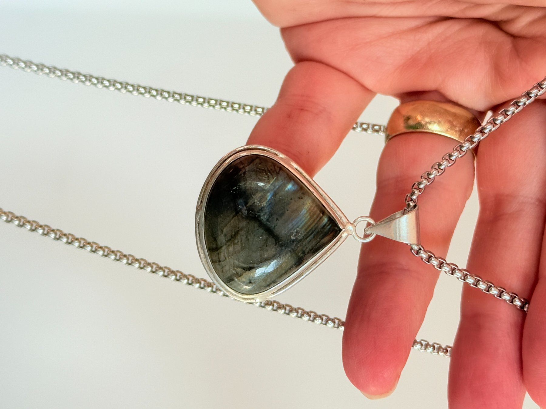 Catenine: Collier Labradorite , Pendentif Goutte d'Eau – Nuovo e nell'imballaggio originale da Genève venduto da AGBERG 4