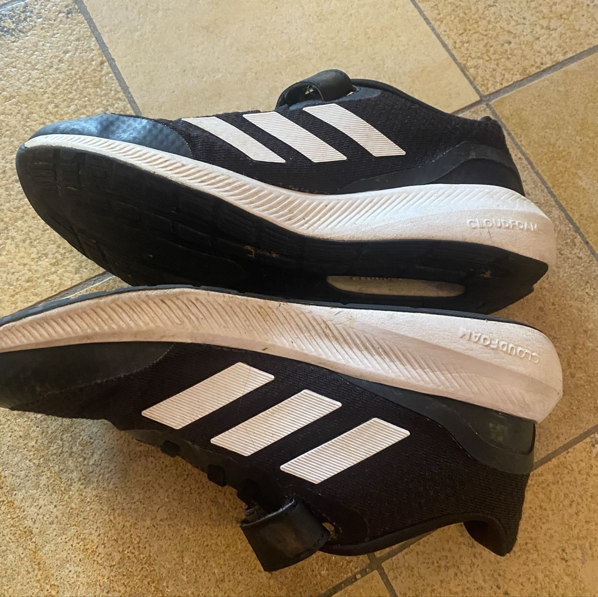 Adidas Scarpe per ragazzi: Adidas Running 35 – Usato da Le Noirmont venduto da Chreeba 2