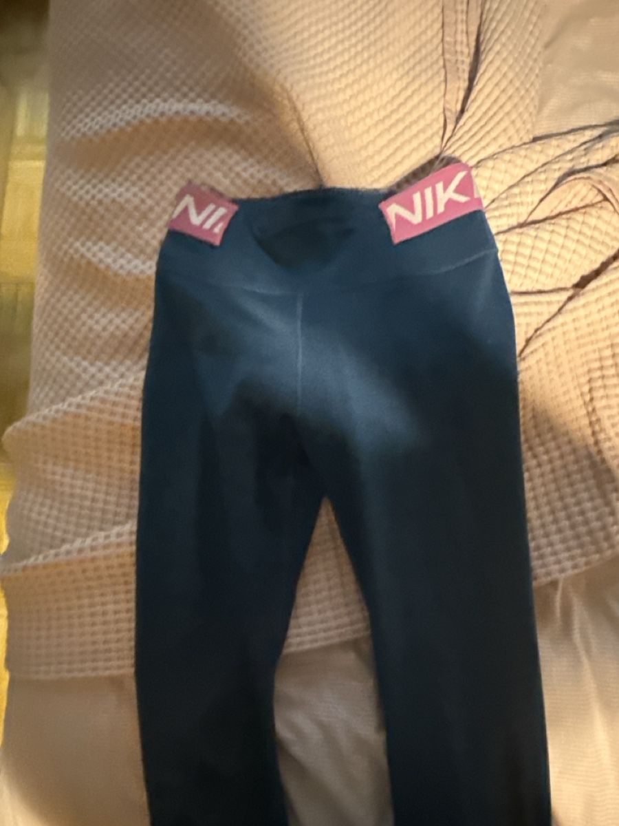 Leggings: Leggins Nike – Usato da Chêne-Bougeries venduto da dav_x99l