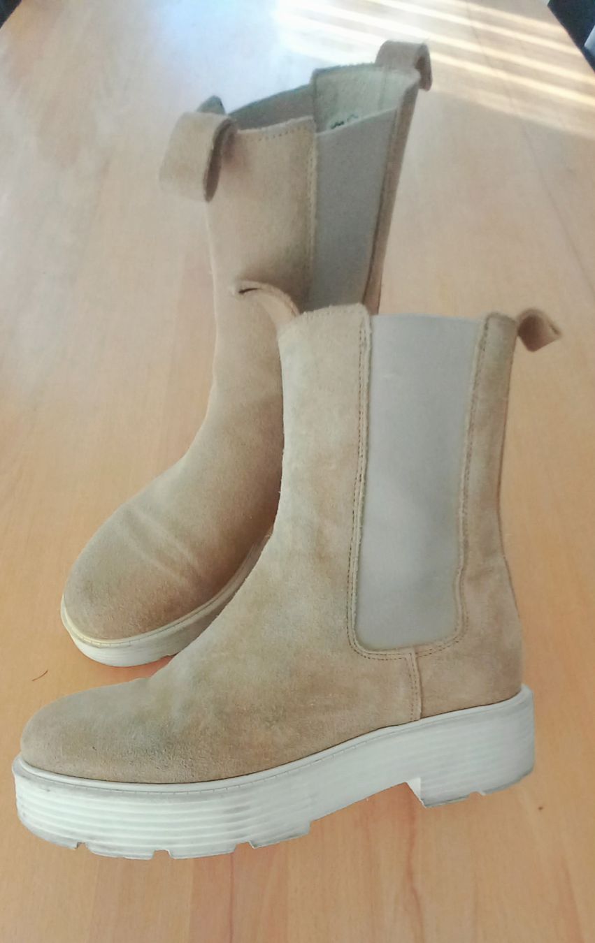 Scarpe da donna: beige Wildlederboots 38 – Usato da Eggersriet venduto da Taylorjam