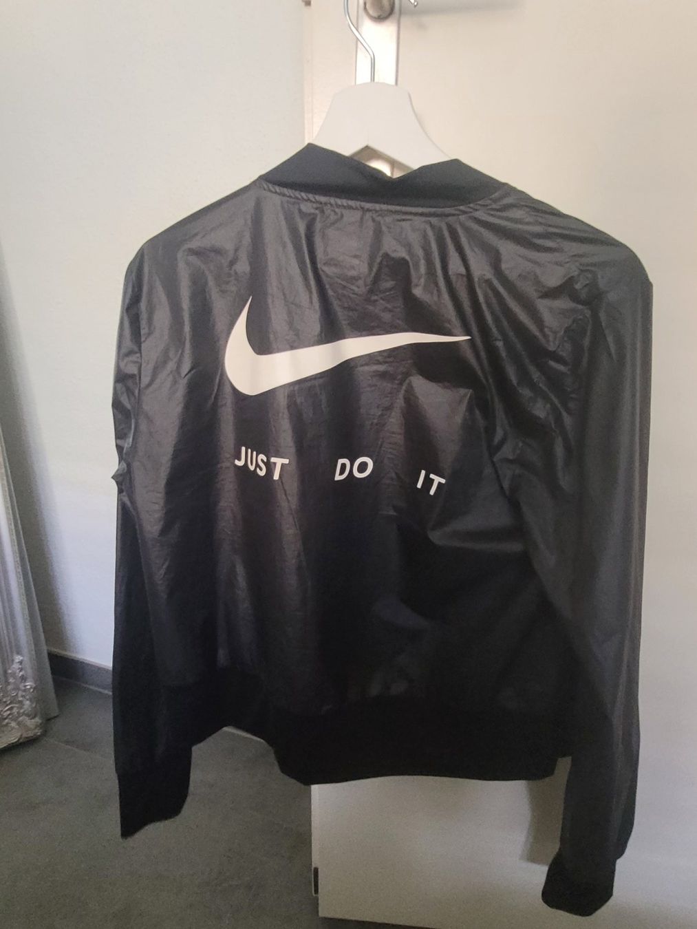 Nike Giacche: NIKE Übergangsjacke – Usato da Neuhausen venduto da eliana2 1