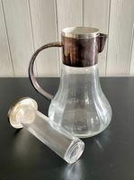 Titel: Vintage Glaskrug mit Kühleinsatz, silbernfarbig