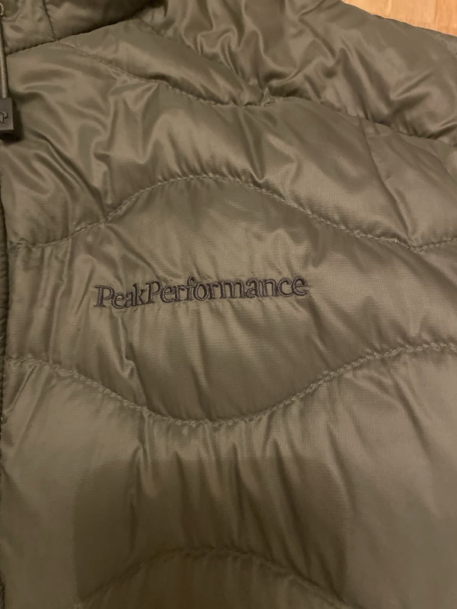 Vestes: Peak Performance Jacke Olive Grün - Grösse M – D'occasion à Kehrsatz par tim_jt86 1
