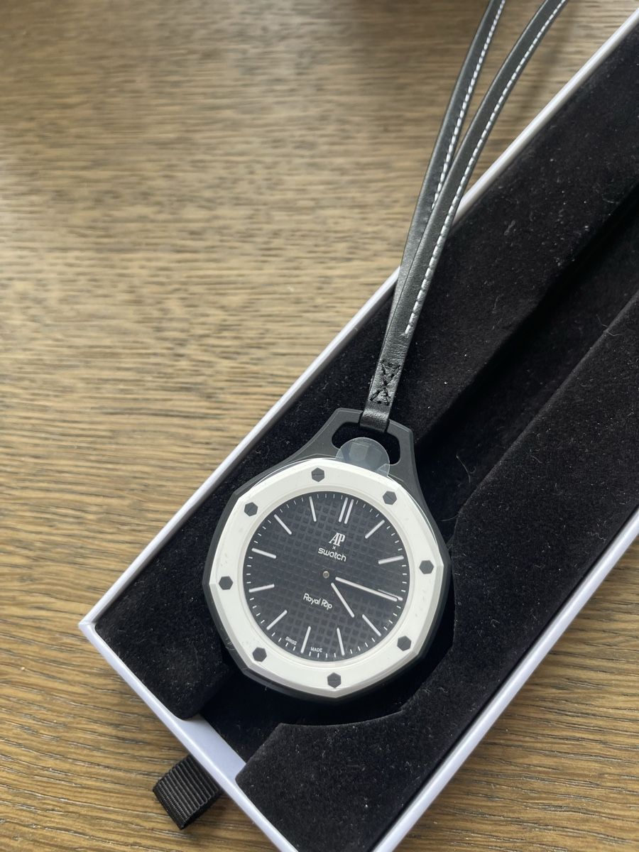 Swatch Orologi: Ocho Negro Royal Pop 2 montres  – Nuovo e nell'imballaggio originale da Lausanne venduto da sof_5rtj 3