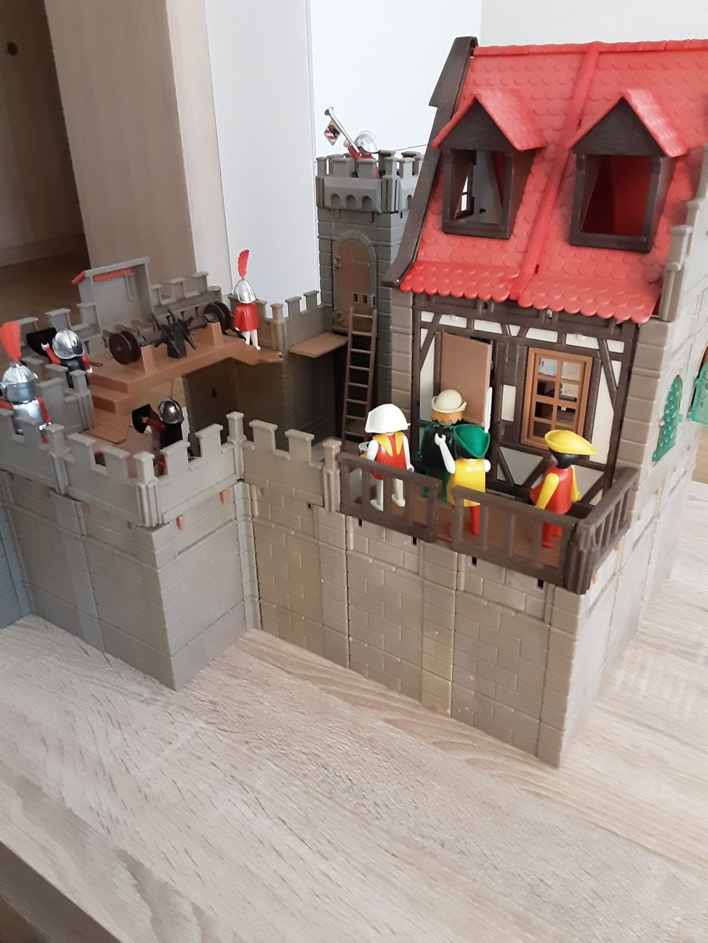 Playmobil Spielzeuge: Playmobil Burg – Gebraucht aus Unterägeri von KRD7 2