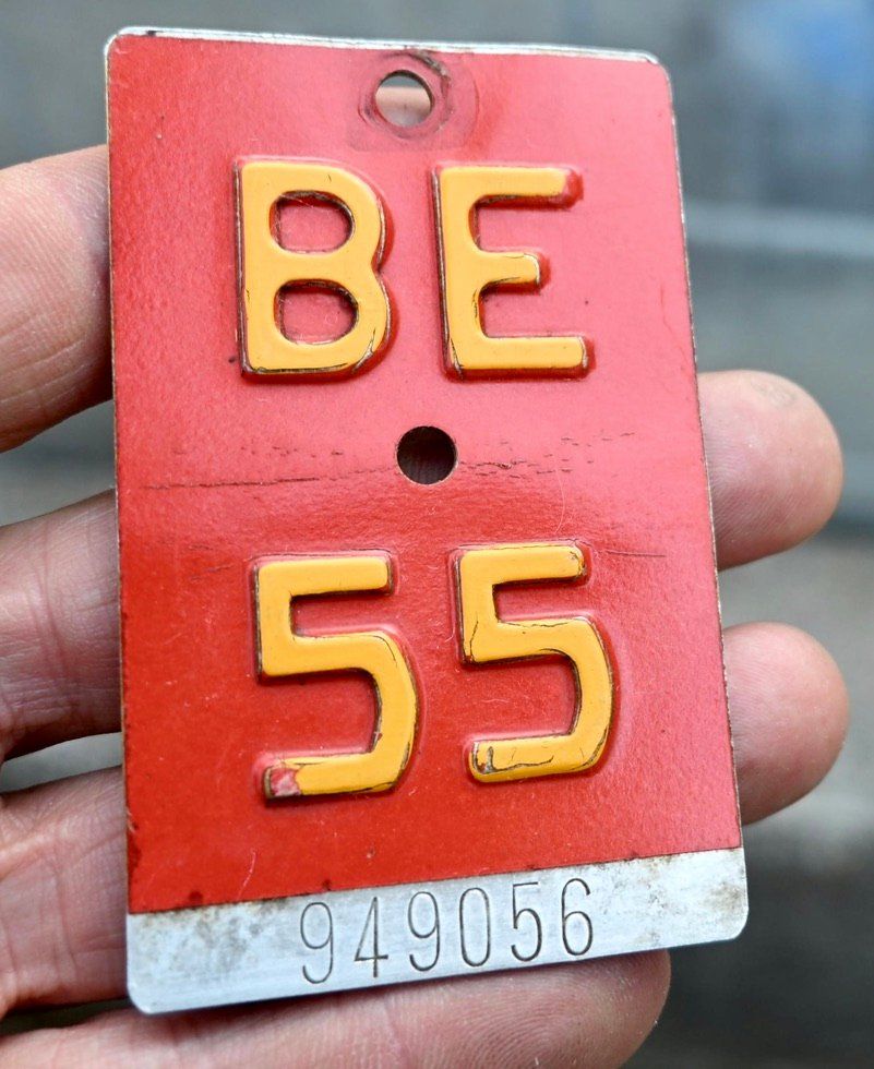 Insegne: Velonummer BE 55 von 1955 - Bern 949056 – Usato da Pfaffhausen venduto da mono_rec 2