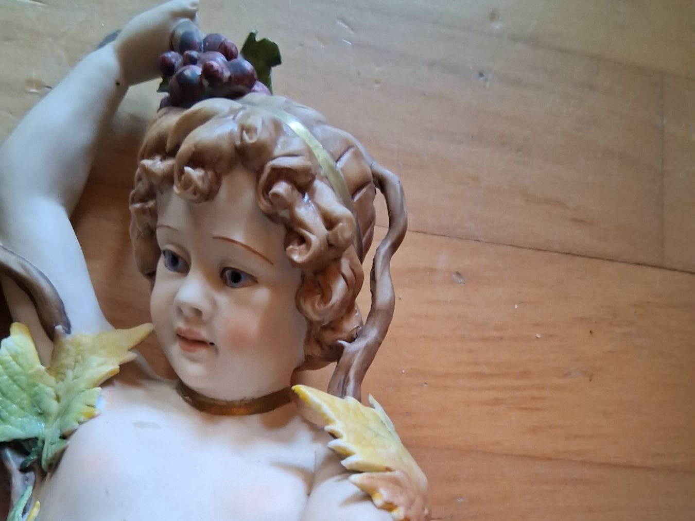 Figuren: Porzellan Figur mit Weintrauben – Gebraucht aus Lengnau von robinie02 3