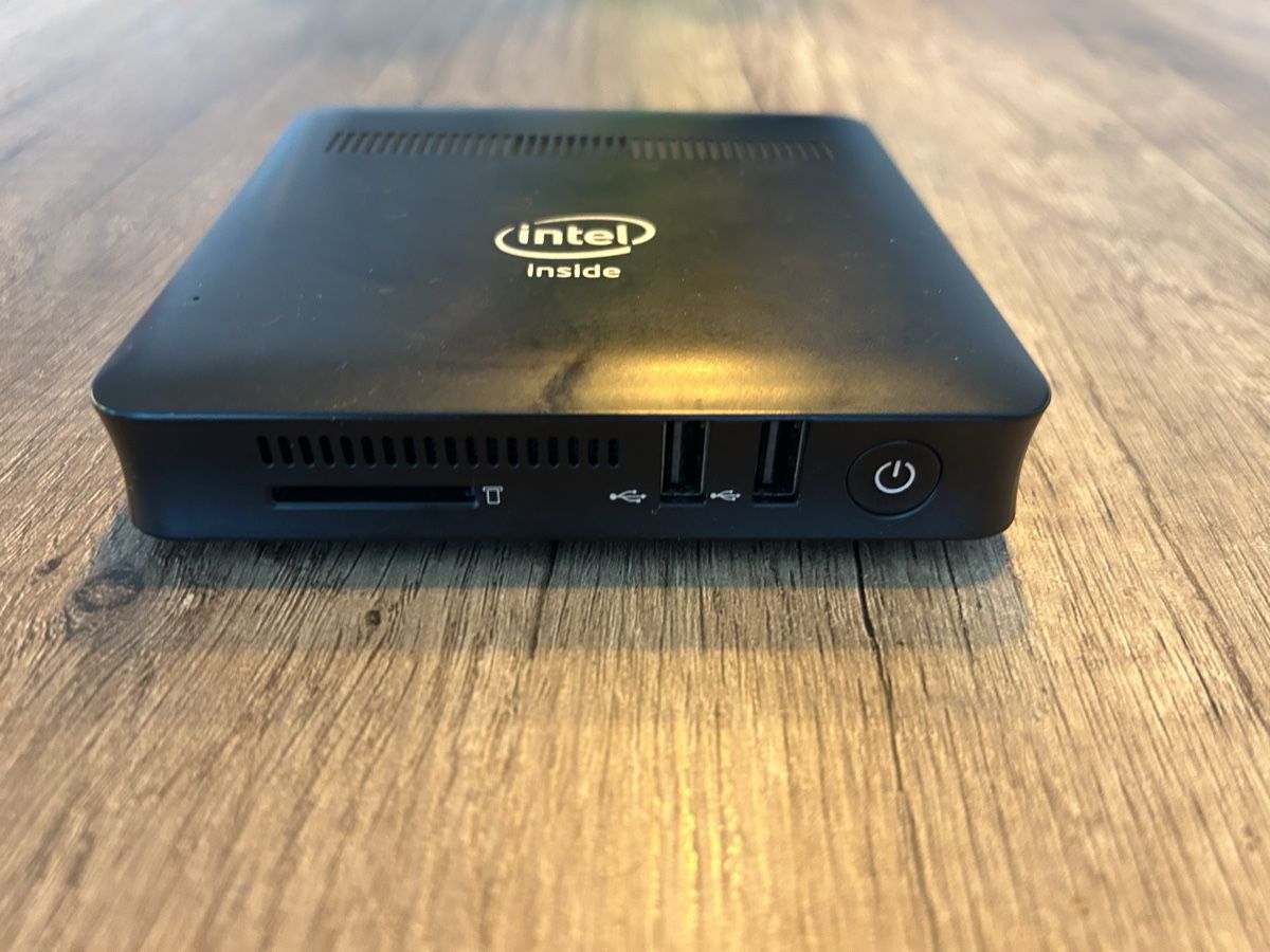 Intel PCs: Intel Mini PC with Xubuntu Installed – Gebraucht aus Zürich von cri_npf6 1