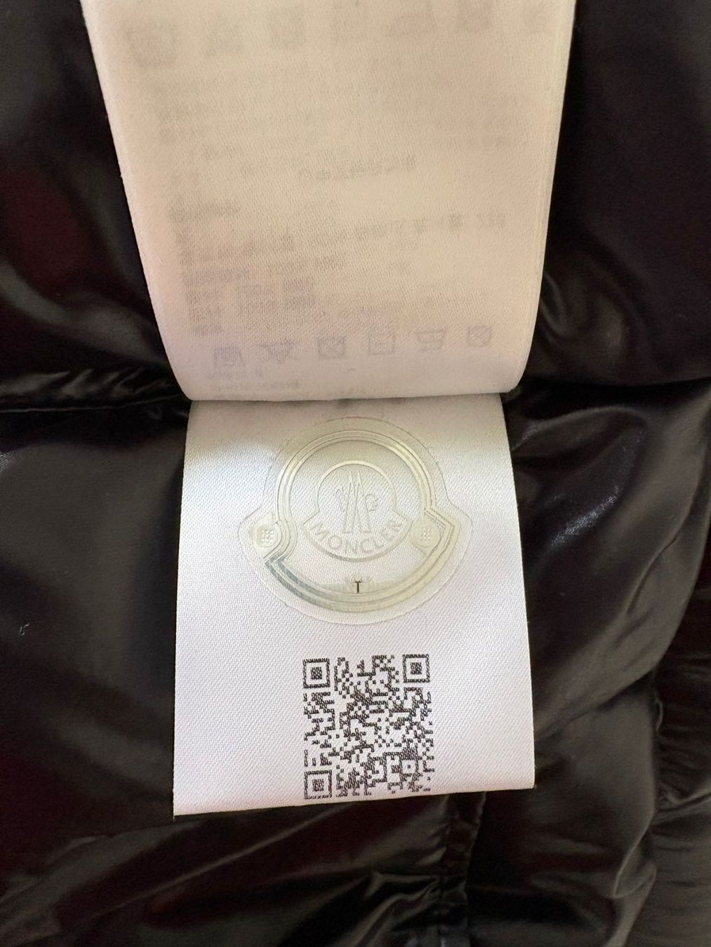 Jacken: Moncler Montbeliard Hooded Short Down Jacket - Schwarz – Neu (gemäss Beschreibung) aus Zürich von Riccardo_Bocchini 3