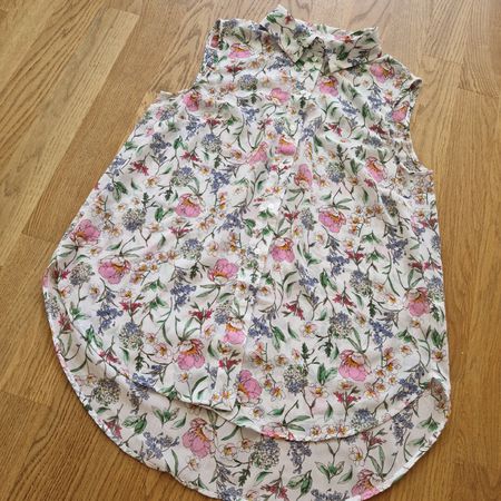 Ärmellose Bluse von H&M mit Blumenmuster, Grösse 36/38🌸