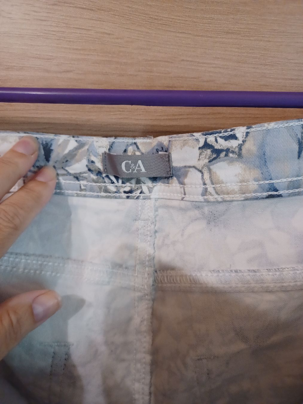 C&A Pantaloni: Damen Hose gemustert C&A Grösse 50  – Usato da Boswil venduto da Joli2222 2