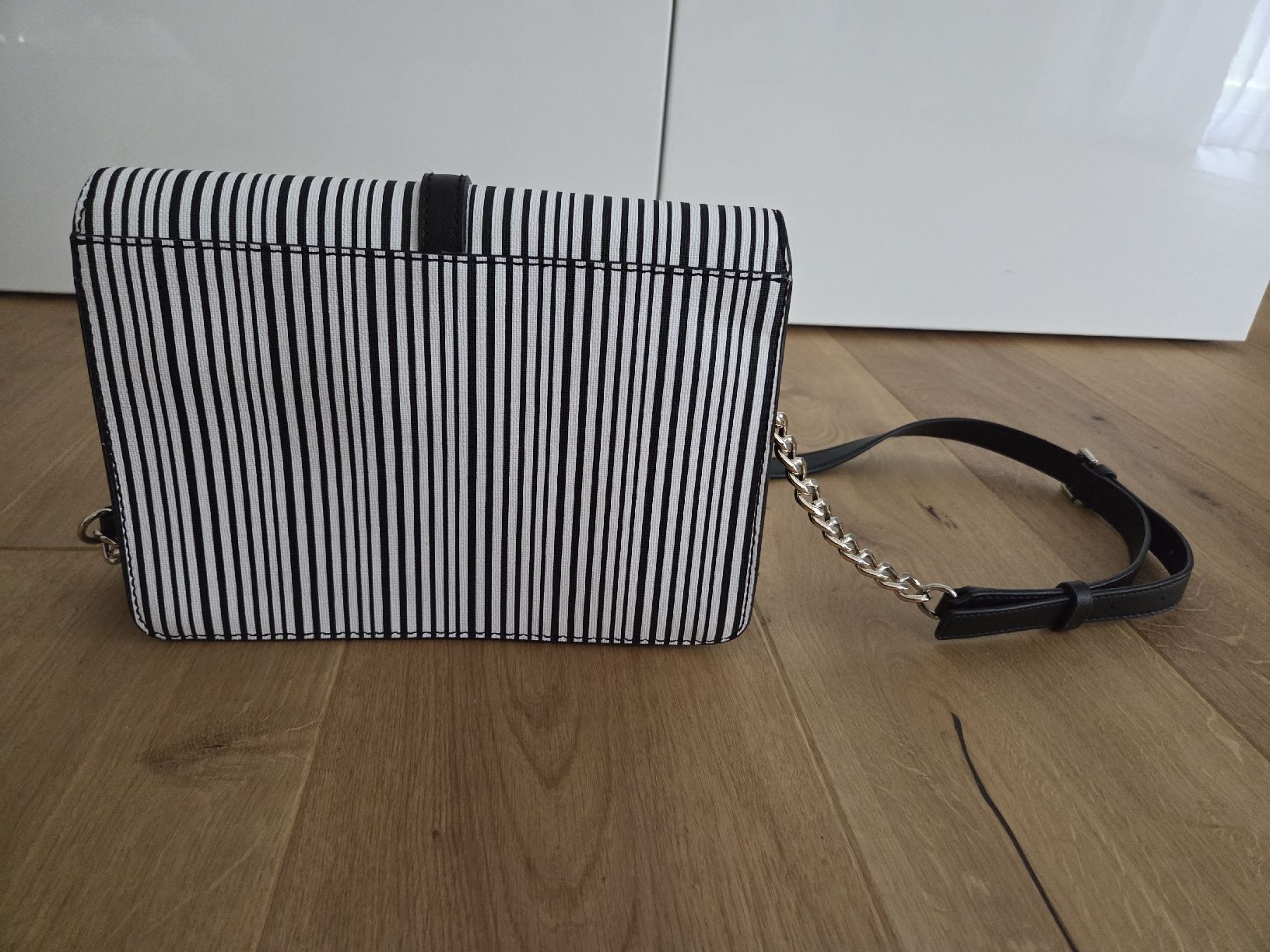Guess Borse da donna: Guess Handtasche - TOP Zustand – Usato da Bellach venduto da mela_lela 1
